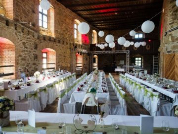 Hochzeitsreportage in Burgenland: Ritterburg Lockenhaus