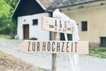 Dreamy Boho Hochzeit inmitten von alten Weinkellern und Kornfeldern