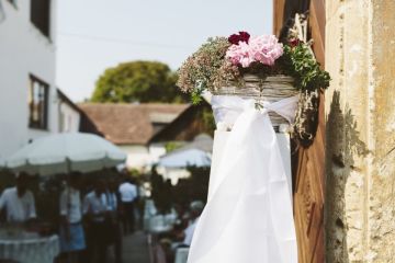 Rustikale Hochzeit im Burgenland: Himmelblau Rust