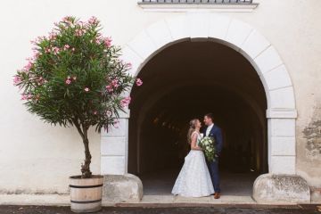 Hochzeit zwischen Ritterrüstungen und Alligatoren in der Burg Forchtenstein