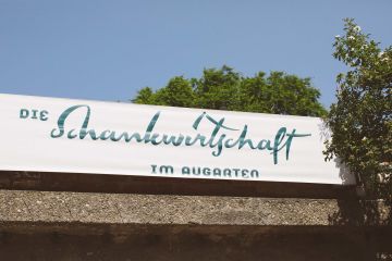 Internationale freie Trauung in historischen Gemäuern 