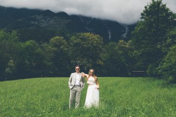 Alpenromantik mit urbanem Graffiti und Champagnerfreude