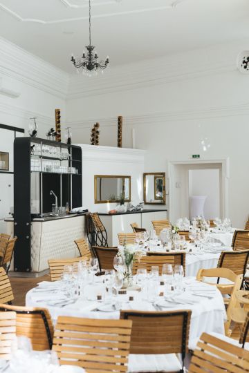 Zauberhafte Hochzeit im goldenen Herbstlicht in Wien