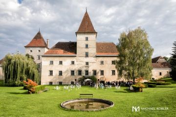 Hochzeitsreportage in Niederösterreich: Schloss Walpersdorf