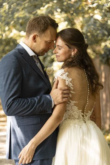 Die Märchenhafte Hochzeit des Brautpaars Karen & Sandor in den wunderschönen Weinbergen über Wien