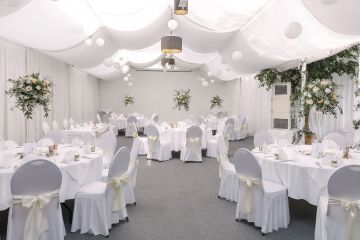 Klassisch Romantische Hochzeit im Chadim: Ein Märchenhaftes Fest in Wien
