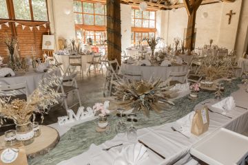 Boho-Erinnerungen im Pfarrstadl in Leitzersdorf: Ein DIY-Traum voller Liebe und Freude