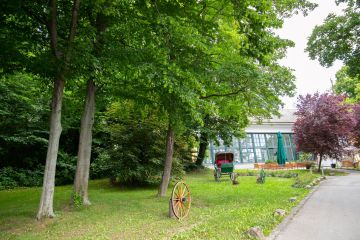 Ein ungewöhnliches Märchen aus Licht und Liebe: Hochzeit im Schloss Miller-Aichholz Europahaus in Wien