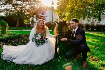 Außergewöhnliche Hochzeit mit Ringpony im Belvedereschlössl und Lenausaal in Stockerau