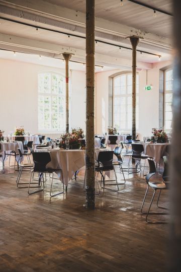 Rustikale Eleganz im Spinnsaal – Hochzeitsfeeling in der Fabrik Klarenbrunn