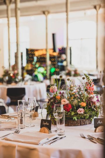Rustikale Eleganz im Spinnsaal – Hochzeitsfeeling in der Fabrik Klarenbrunn