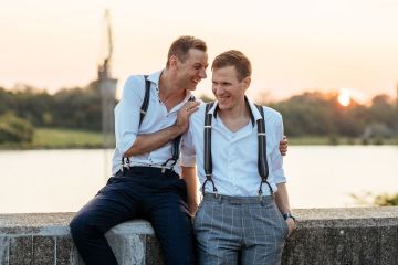 Queere Hochzeit in Wien mit zwei Bräutigamen