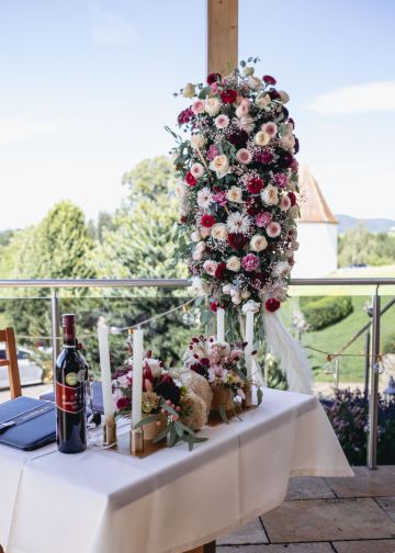Wunderschöner Blumenschmuck bei einer Standesamtlichen Hochzeit in der Lindenberg Stub´n
