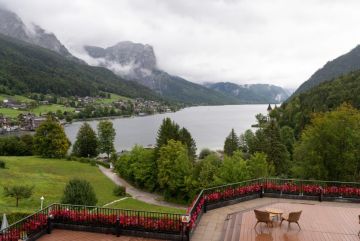 Hochzeitsreportage in Steiermark: MONDI HOLIDAY Seeblickhotel Grundlsee