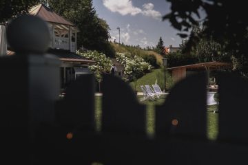 Hochzeitsreportage in Niederösterreich: Fernblick