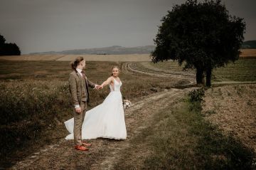 Klassische Hochzeit mit viel Liebe & Spaß