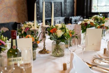 Super schöne Hochzeit in Salzburg im Schloss Mönchstein