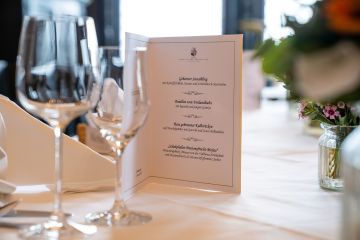 Super schöne Hochzeit in Salzburg im Schloss Mönchstein
