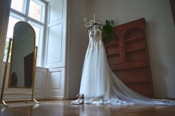 Wunderschöne, klassische Hochzeit im Schloss Margarethen am Moos