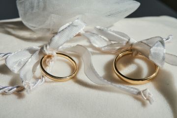 Herbsthochzeit mit Charme: Eine wunderschöne Feier bei mildem Wetter