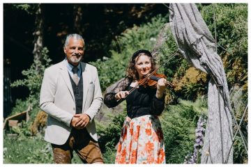 „Alpenromantik trifft Vintage-Flair – Ein Sonnentag voller Hochzeitszauber“