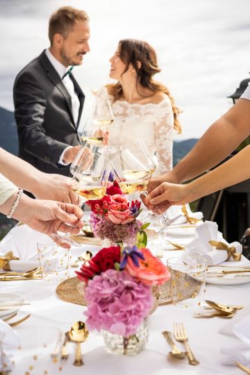 Wunderschöne Outdoor-Hochzeit in intimer Atmosphäre
