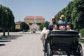 Traumhochzeit mit Kutschenfahrt in Schloss Hof
