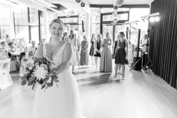 Hochzeit in familiärer Location mit vielen Freunden