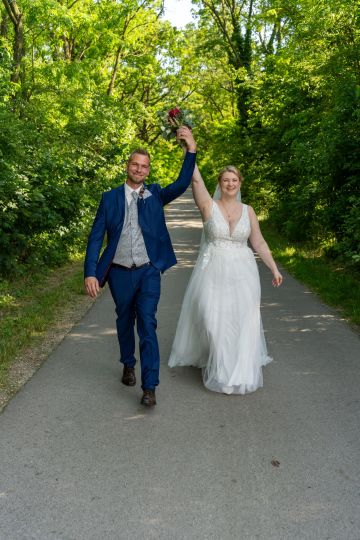 Hochzeit in familiärer Location mit vielen Freunden