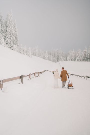 🛷❄️ Hochzeit mal anders – Mit Schlitten und Schnee ins Eheglück! 💍✨