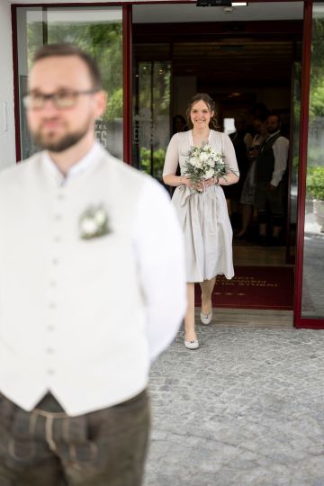 Standesamtliche Hochzeit am Serlessee – Magie zwischen Berg und Wolken