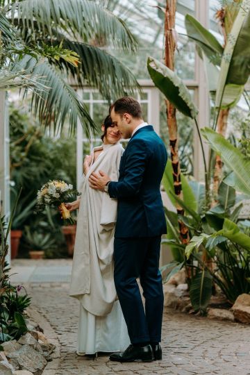 Elegante Hochzeit mit klassischem Stil und fröhlicher Stimmung