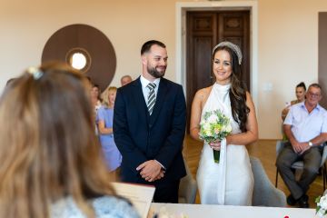 Sommerhochzeit Niederösterreich Vösendorf Standesamt fotografiert – intime Feier mit 20 Gästen