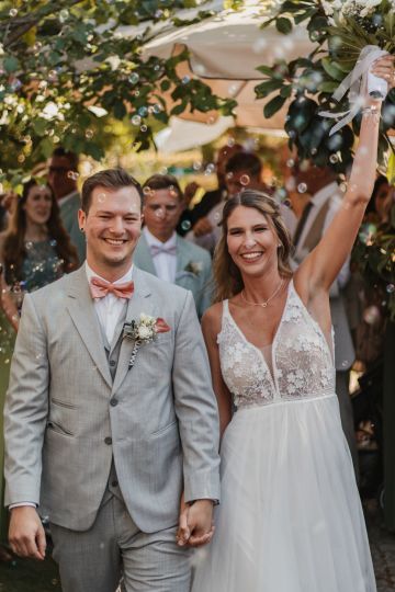 Moderne Boho-Hochzeit im Weingut Rathbauer