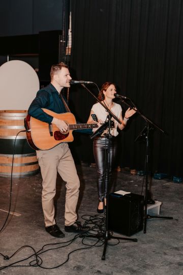 Brautstehlen mit Livemusik und Batman im Weinwerk Christian