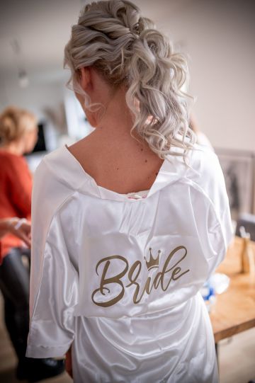 Outdoor-Hochzeit im Rhein-Main-Gebiet – Romantische Garten-Trauung mit Brautpaarshooting