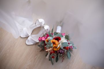 Outdoor-Hochzeit im Rhein-Main-Gebiet – Romantische Garten-Trauung mit Brautpaarshooting