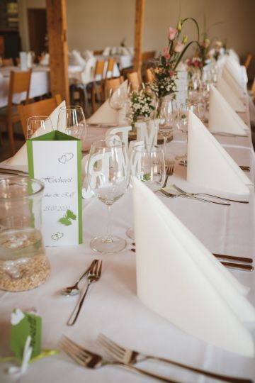 Hochzeit in Geislingen mit Feier in der Straußenfarm Böhmenkirch | Authentische Hochzeitsreportage