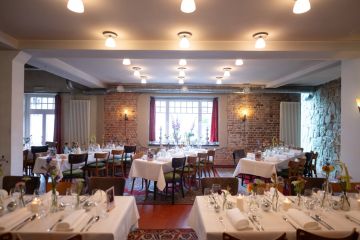 Traumhochzeit im Ricordo: außergewöhnliche Hochzeitslocation in Lüdinghausen an der Stever. Stilvolles Ambiente, Garten & persönlicher Service – Platz bis 120 Gäste.