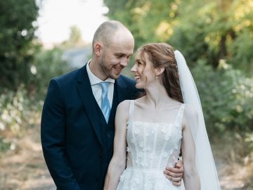 Sommerliche Traumhochzeit im Burgenland mit kirchlicher Trauung und festlicher Tafel