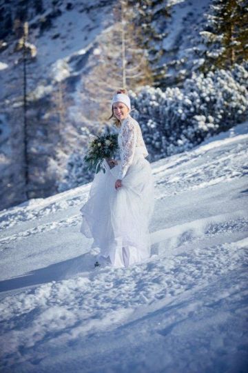 Winter-Weihnachtshochzeit in den Tiroler Bergen
