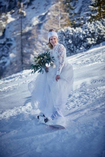 Winter-Weihnachtshochzeit in den Tiroler Bergen