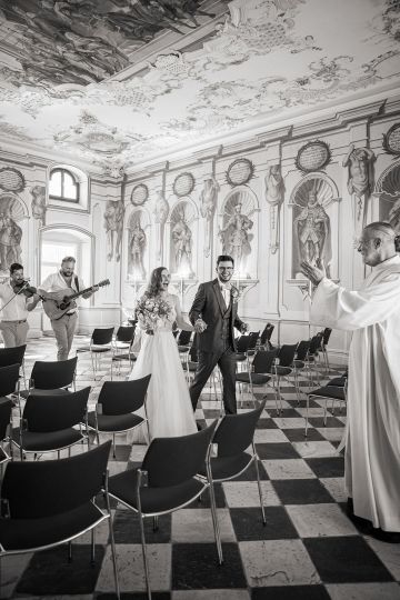 Internationale Hochzeit am Ossiacher See in der Stiftsschniede in Kärnten