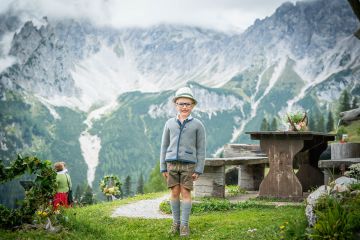 Tracht trifft Alpenliebe – Hochzeit in der Salzburger Bergwelt mit Anders Betrachtet