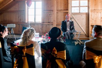 Außergewöhnliche Hochzeit im ritterlichen Gothic Style
