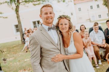 Outdoor Hochzeit im wunderschönen Schlossgarten in Atzenbrugg