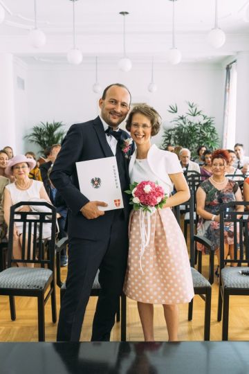 Moderne Hochzeit im Augarten in Wien