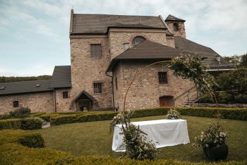 Romantische Hochzeit in der Natur - Mannersdorf Wüste