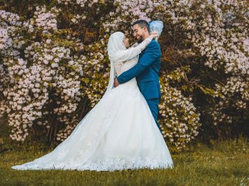 Liebe kennt keine Grenzen: Eine Geschichte zweier Hochzeiten