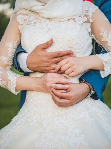 Liebe kennt keine Grenzen: Eine Geschichte zweier Hochzeiten